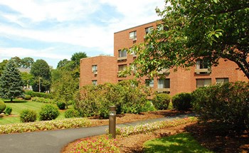 Lincoln Apartments - Photo Gallery 2