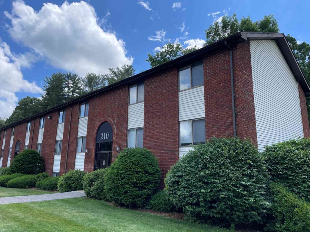 Exterior of Skyline Commons Apartment Building