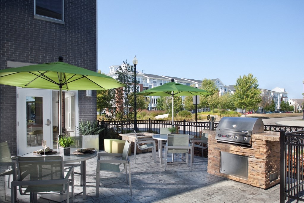 The Commons Griling and Fire Pit