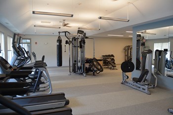 On Site Complimentary Fitness Center - Photo Gallery 16