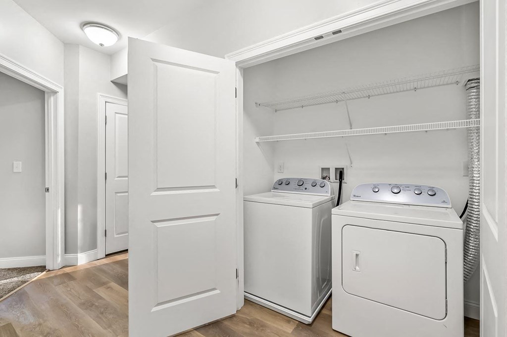 Ashland woods apartment in MA with in unit washer dryer