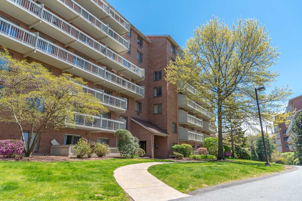 Kimball Court grounds