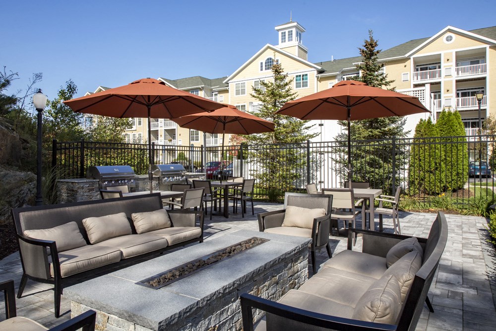 Grilling and BBQ Area Lynnfield Commons