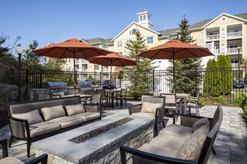Gazebo Area of Lynnfield Commons Grilling and BBQ Area Lynnfield Commons - Photo Gallery 6