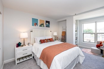 Spacious bedrooms with huge windows at Munroe Place in Quincy - Photo Gallery 11