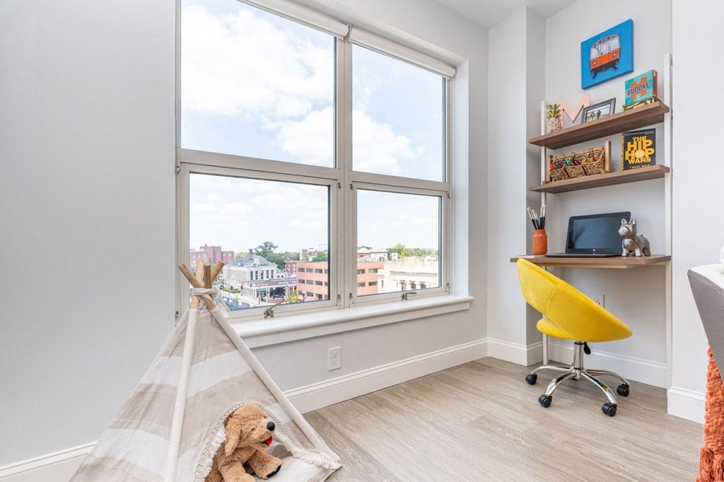 Desk nook in pet-friendly apartments at Munroe Place in Quincy.
