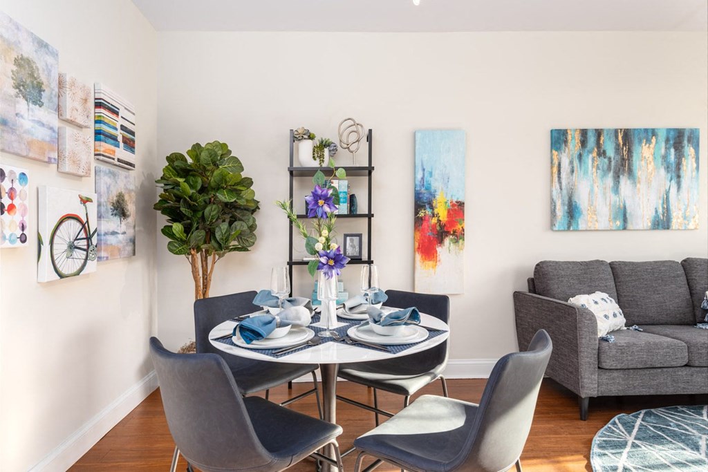 Living Room Parkside Commons Apartments Chelsea, MA