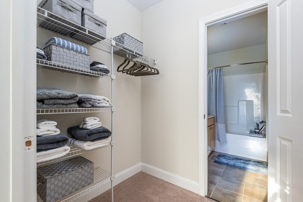 Closet Parkside Commons Apartments Chelsea, MA