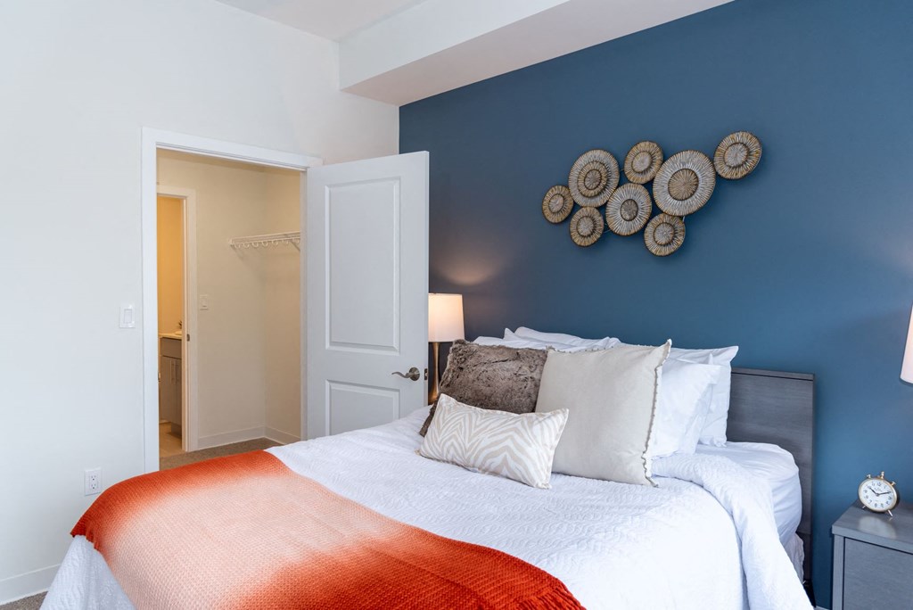 Station Square walk through closet