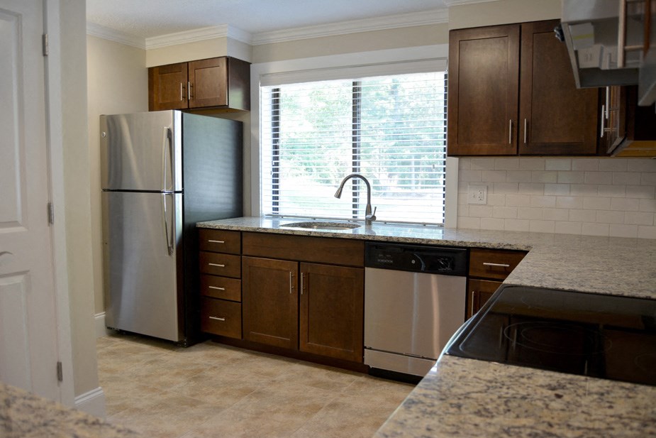 Townhouse Kitchen at Stone Run East