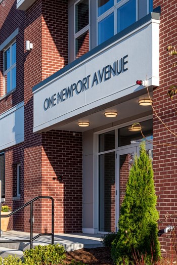 main entrance of One Newport - Photo Gallery 2