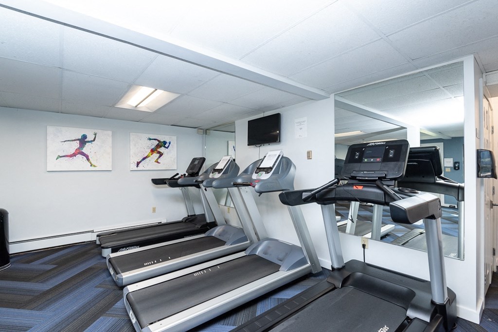 the flats at west end apartments cardio machines