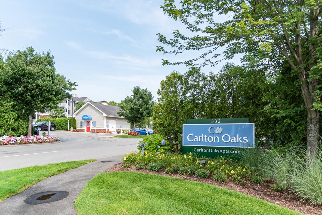 Carlton Oaks signage and leasing office