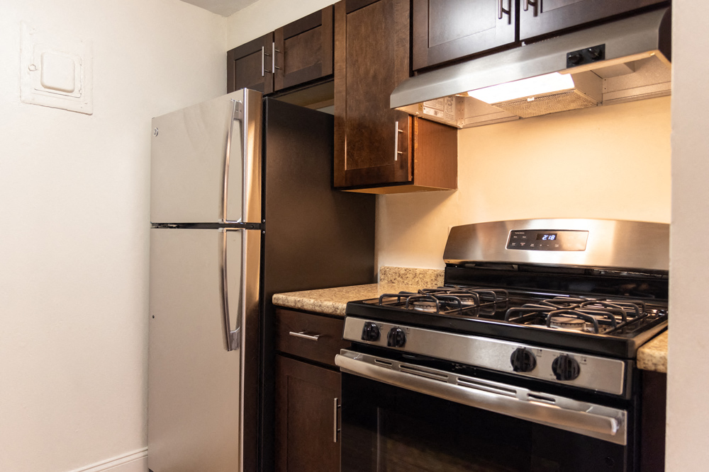 Beverly Commons apartment kitchen