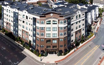 Rennaissance station north apartments in downtown attleboro accross from the train - Photo Gallery 2