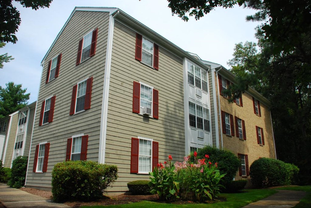 Saugus commons exterior