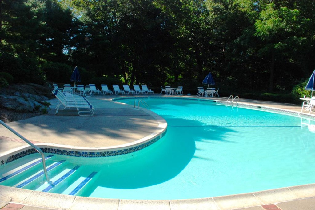 Saugus commons apartments luxurious pool deck