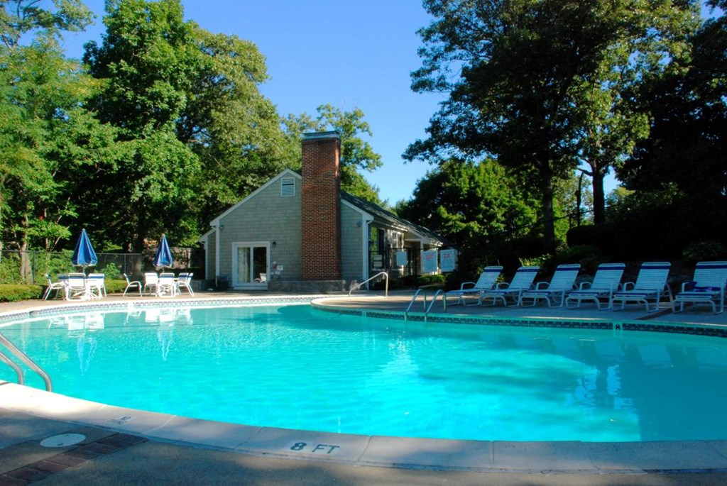 Suagus commons apartments pool