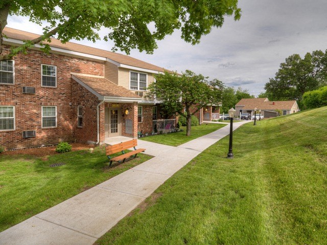 Landscaped Walkway at Summerhill Glen, Maynard, 01754