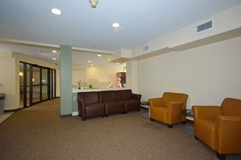 Entrance Way And Lobby At Sycamore Place Apartments. - Photo Gallery 5