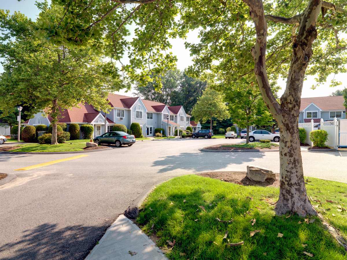 Entrance to Pondside at Littleton Apartments. at Pondside at Littleton, Littleton, MA, 01460