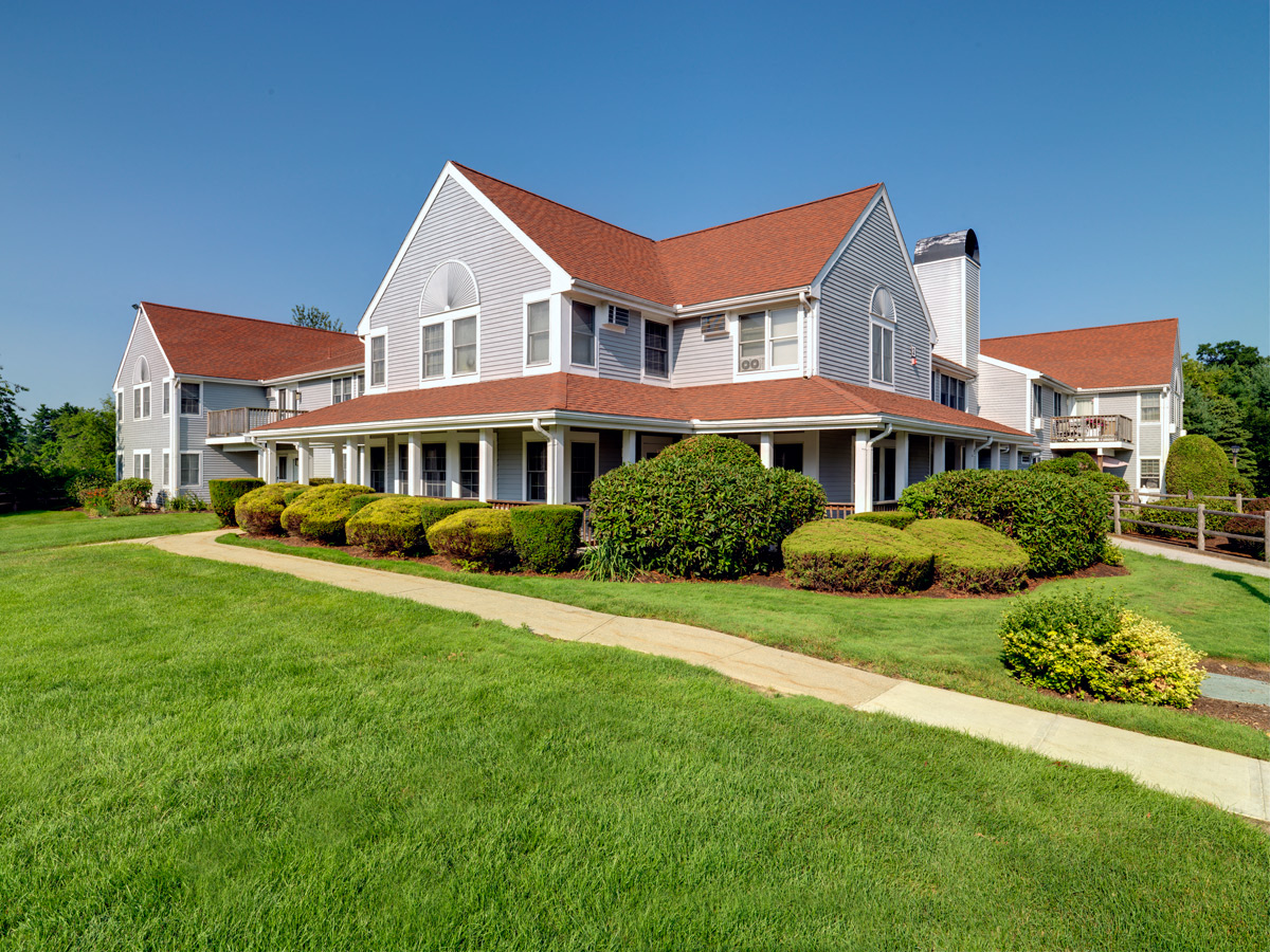 Exterior View of  Management and leasing office at Pondside at Littleton Apartments. at Pondside at Littleton, Massachusetts, 01460