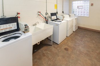 Community Laundry Suites With Washer and Dryers. - Photo Gallery 3