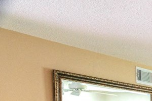 Living Room at Fishermans Landing Apartments in Ormond Beach, FL. - Photo Gallery 5