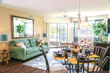 Living Room at Fishermans Landing Apartments in Ormond Beach, FL. - Photo Gallery 5