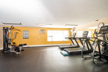 New Fitness Center with Updated Equipment. - Photo Gallery 11