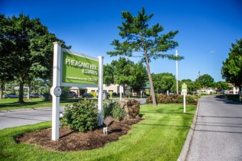 Main Entrance and Monument Signage. - Photo Gallery 4