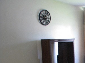 Living room at Coppermine Village Apartments in Bristol, CT.