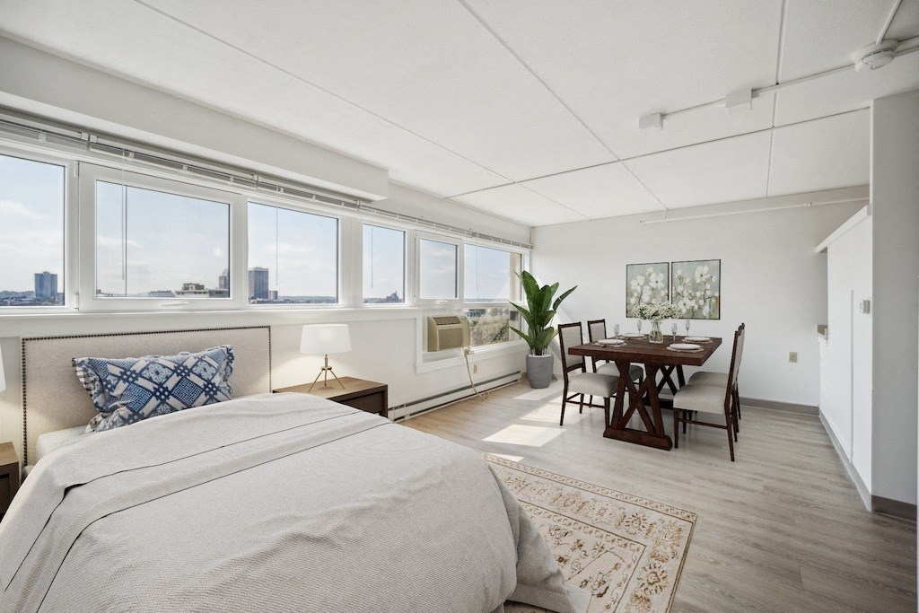 Studio Apartment with Bed and Dining Area at Baystate Place, Springfield