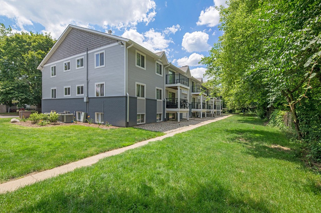 exterior view at the regency woods apartments in pascagoula, ms