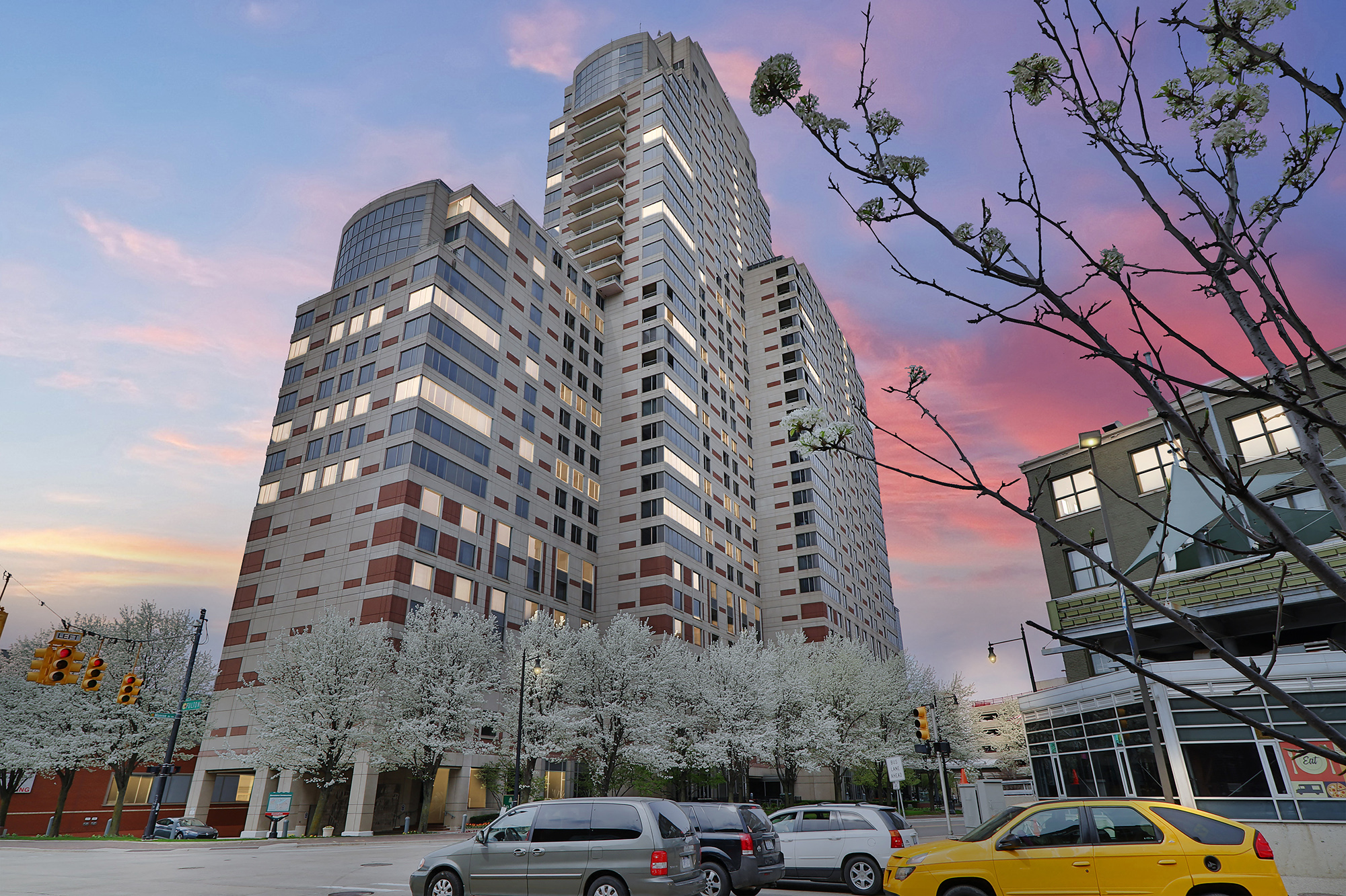 The Plaza Apartments in Grand Rapids, MI façade