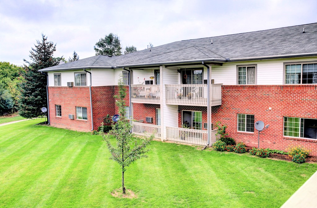 Westminster Meadows - Senior Exterior Building & Lawn