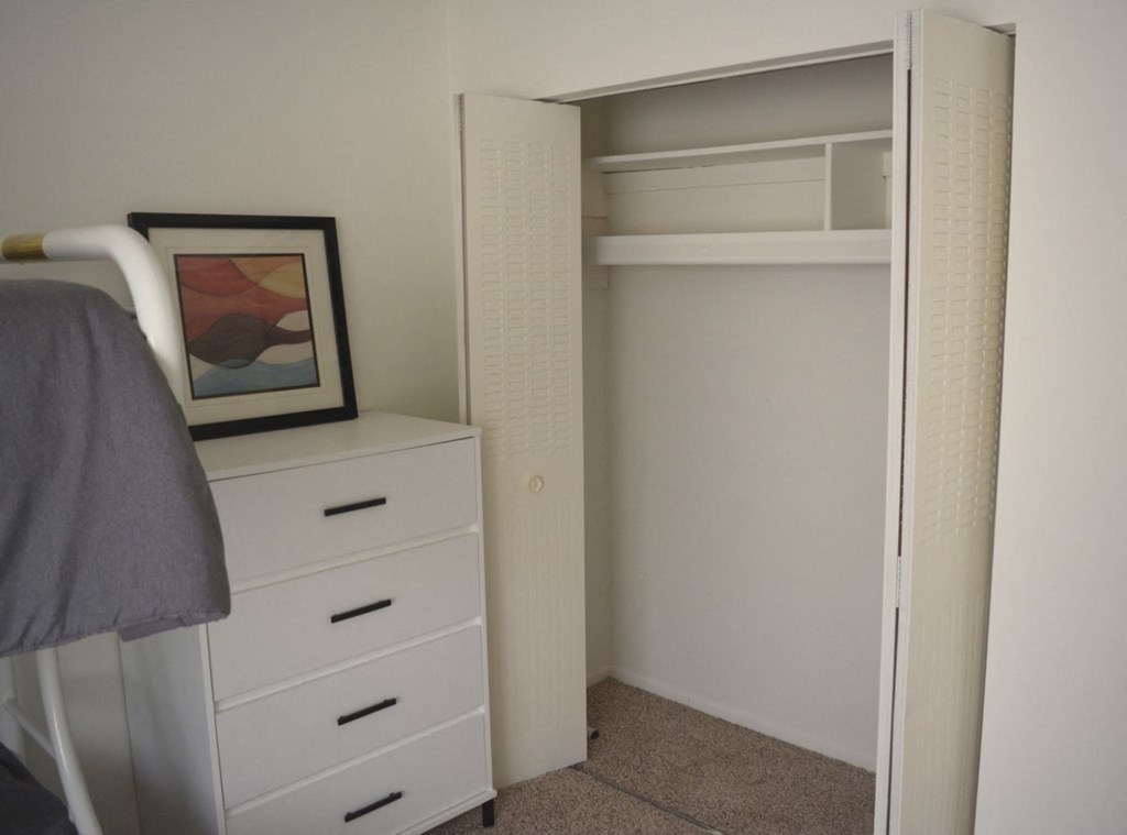 Windridge Bedroom Closet