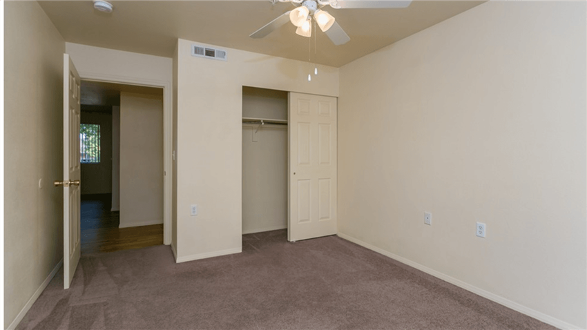220 South 6th Street 2-3 Beds Apartment for Rent - Photo Gallery