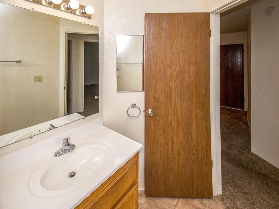 Renovated Bathrooms With Quartz Counters at Mountain View Villa Apartments, Arizona