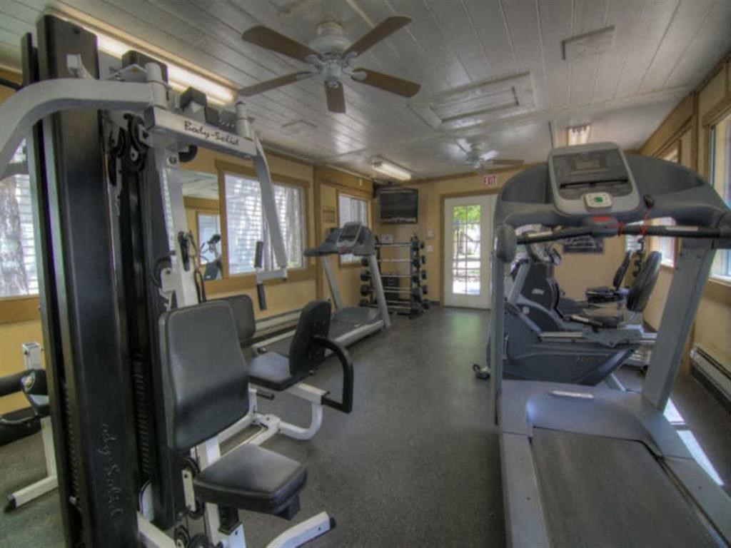 Fitness Center With Modern Equipment at Pine View Village Apartments, Flagstaff