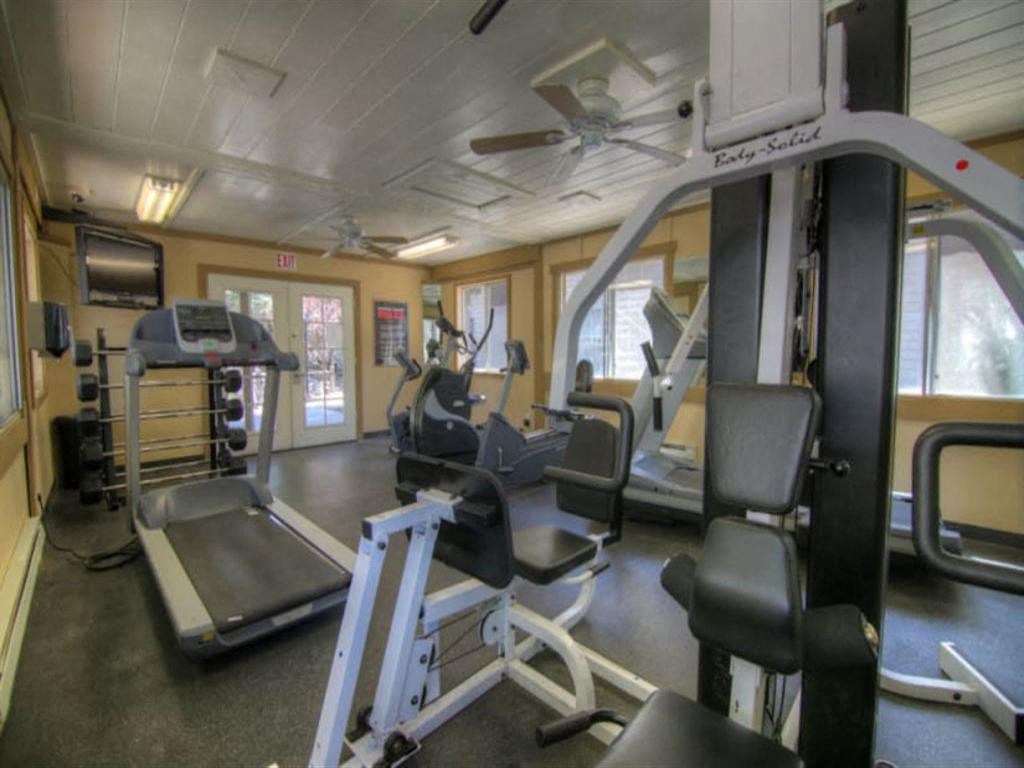 Fitness Center With Updated Equipment at Pine View Village Apartments, Arizona