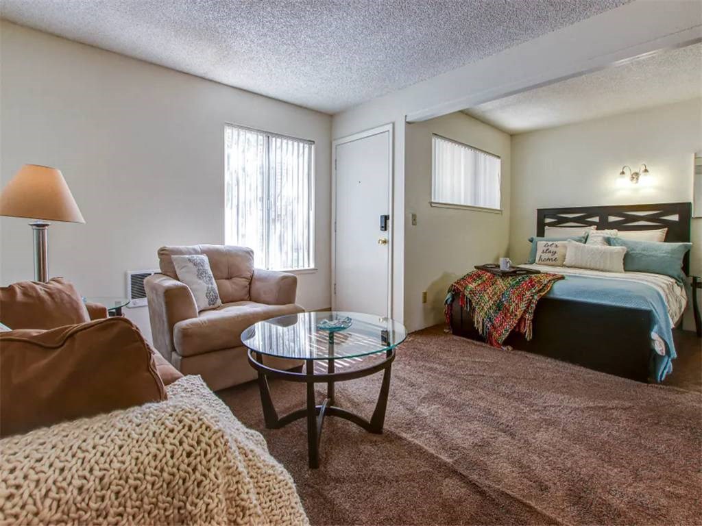 Spacious Bedrooms at Pine View Village Apartments, Flagstaff, Arizona