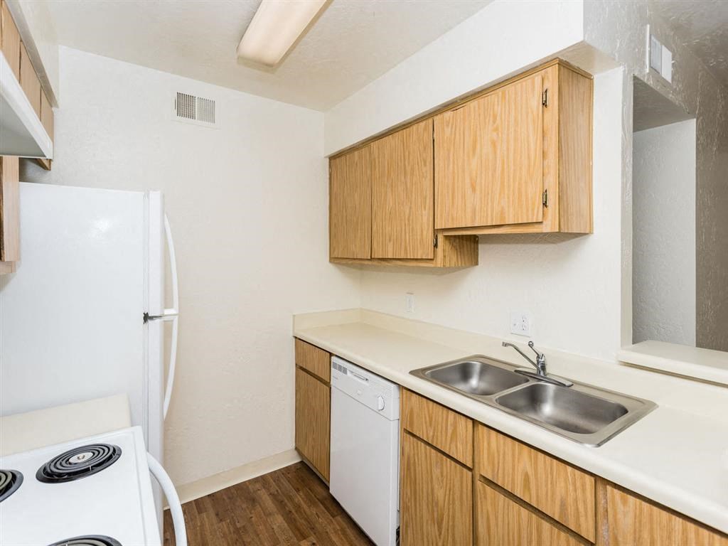 Fully Furnished Kitchen at University Square Apartments, Flagstaff, 86001