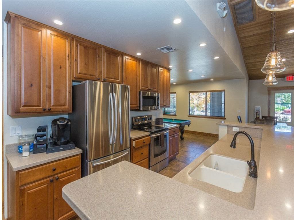 Spacious Kitchen  at Country Club Meadows Apartments, Arizona, 86004