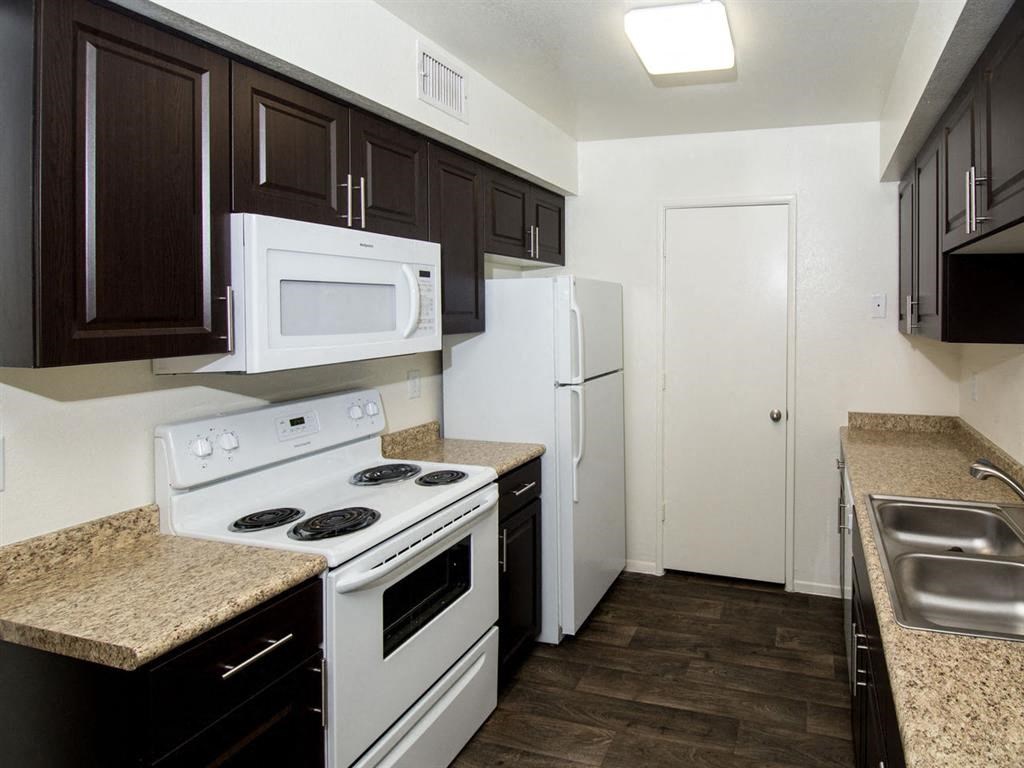 Stainless Steel Appliances Available at Country Club Meadows Apartments, Flagstaff, Arizona