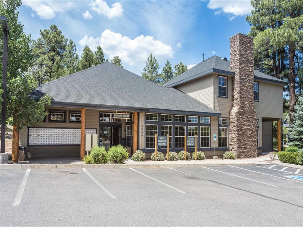 Exterior Landscape at Highland Village Apartments, Flagstaff, Arizona
