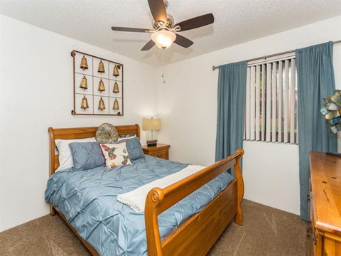 Bedroom With Ceiling Fan at Butterfield Apartments, Flagstaff, AZ 86004