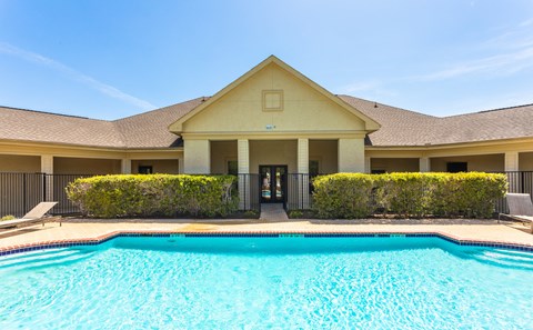 Outdoor Swimming Pool at Marshall Meadows Apartment Homes, Texas