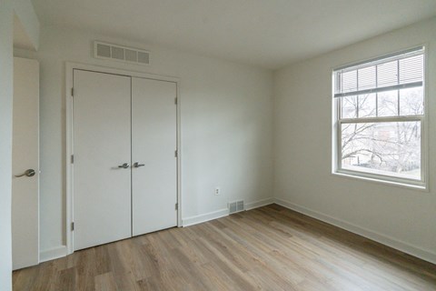 Blank Room at Maplewood Apartments, Washington, 20020
