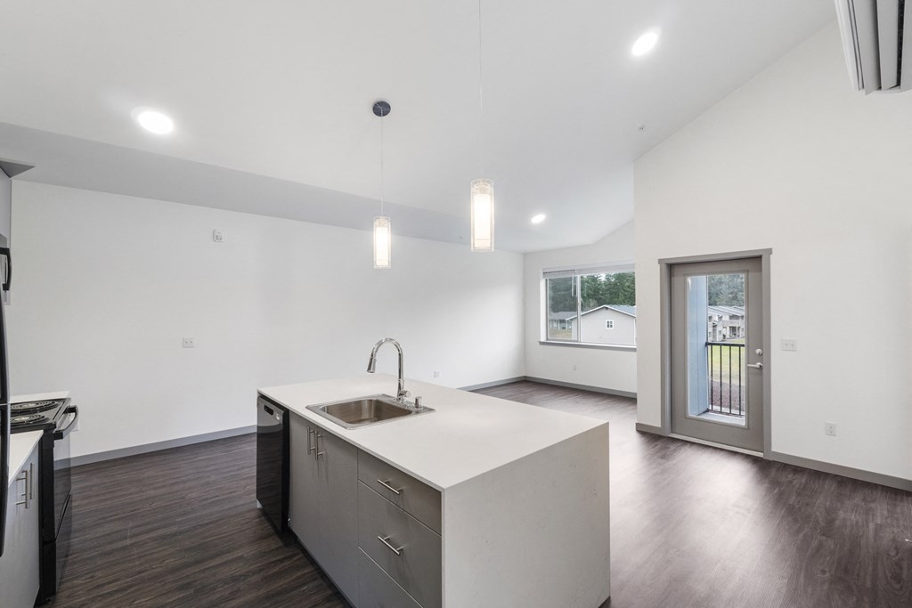 2 Bedroom Vaulted Ceilings